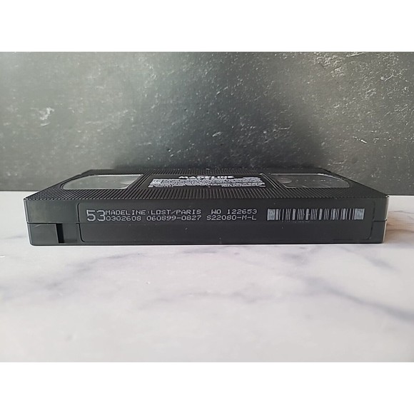 Disney~Madeline Lost in Paris~VHS Movie with Case~1999~Pre-Owned - Picture 5 of 10